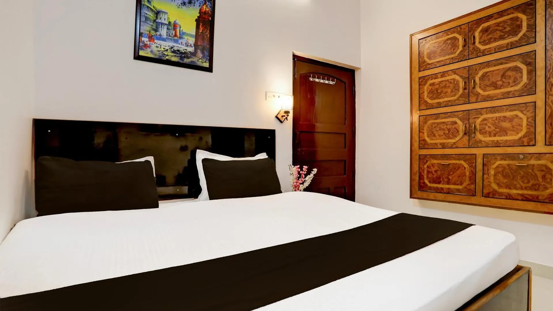****  Hotel O Casa Inn バラナシ インド